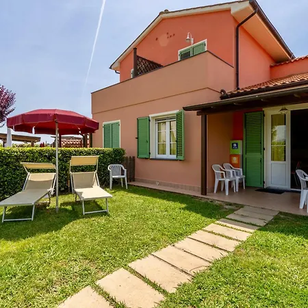 Isa-residence With Swimming Pool In At Only 600 Meters From The Beach, With Air Conditioning And Private Outdoor Area *