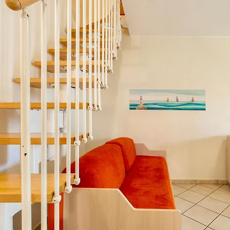 Aparthotel Isa-residence With Swimming Pool In At Only 600 Meters From The Beach, With Air Conditioning And Private Outdoor Area Mazzanta