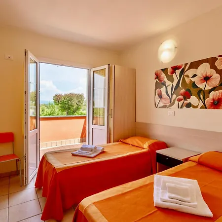 Isa-residence With Swimming Pool In At Only 600 Meters From The Beach, With Air Conditioning And Private Outdoor Area Aparthotel Mazzanta