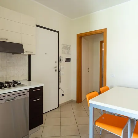 Isa-residence With Swimming Pool In At Only 600 Meters From The Beach, With Air Conditioning And Private Outdoor Area Aparthotel *