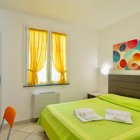 Aparthotel Isa-residence With Swimming Pool In At Only 600 Meters From The Beach, With Air Conditioning And Private Outdoor Area *