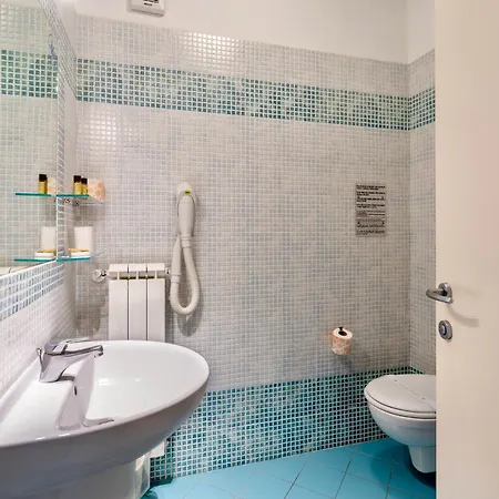 Aparthotel Isa-residence With Swimming Pool In At Only 600 Meters From The Beach, With Air Conditioning And Private Outdoor Area *