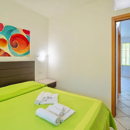 Isa-residence With Swimming Pool In At Only 600 Meters From The Beach, With Air Conditioning And Private Outdoor Area