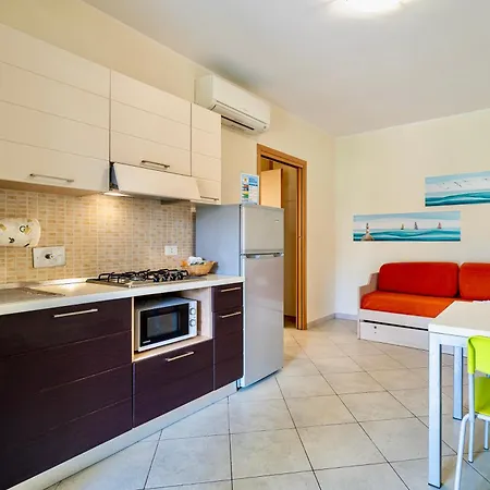 Isa-residence With Swimming Pool In At Only 600 Meters From The Beach, With Air Conditioning And Private Outdoor Area *