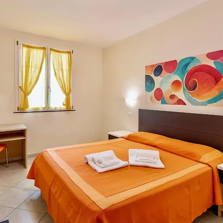 Aparthotel Isa-residence With Swimming Pool In At Only 600 Meters From The Beach, With Air Conditioning And Private Outdoor Area *