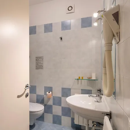 Aparthotel Isa-residence With Swimming Pool In At Only 600 Meters From The Beach, With Air Conditioning And Private Outdoor Area Mazzanta