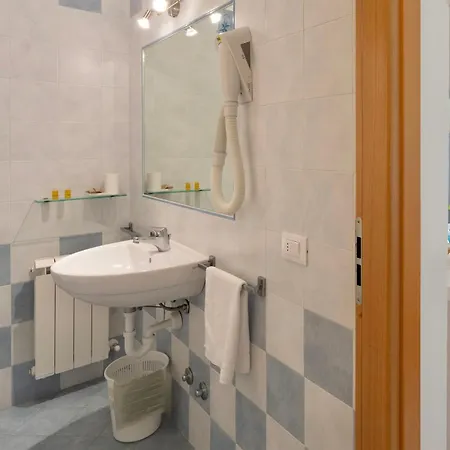 Isa-residence With Swimming Pool In At Only 600 Meters From The Beach, With Air Conditioning And Private Outdoor Area *