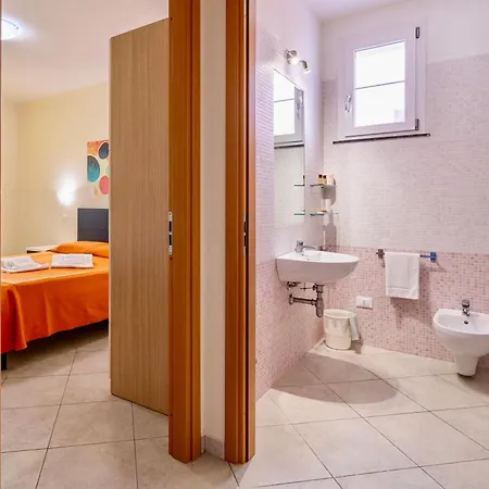 Isa-residence With Swimming Pool In At Only 600 Meters From The Beach, With Air Conditioning And Private Outdoor Area Aparthotel *
