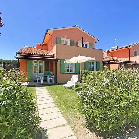 Isa-residence With Swimming Pool In At Only 600 Meters From The Beach, With Air Conditioning And Private Outdoor Area * Mazzanta